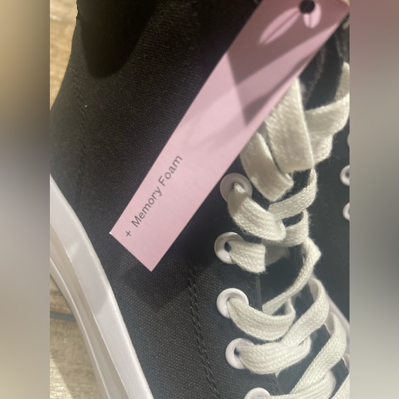 NWT Wild Fable Black Fallon Sneaker Size 8 Women’s NWT Multiple sizes 8.5 and 10 - Picture 2 of 3